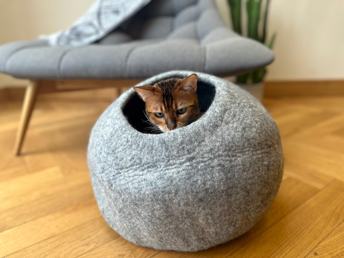 Premium Merino Wool Cat Cave – Cozy Hideout Bed for Cats & Kittens | Handcrafted Modern Design